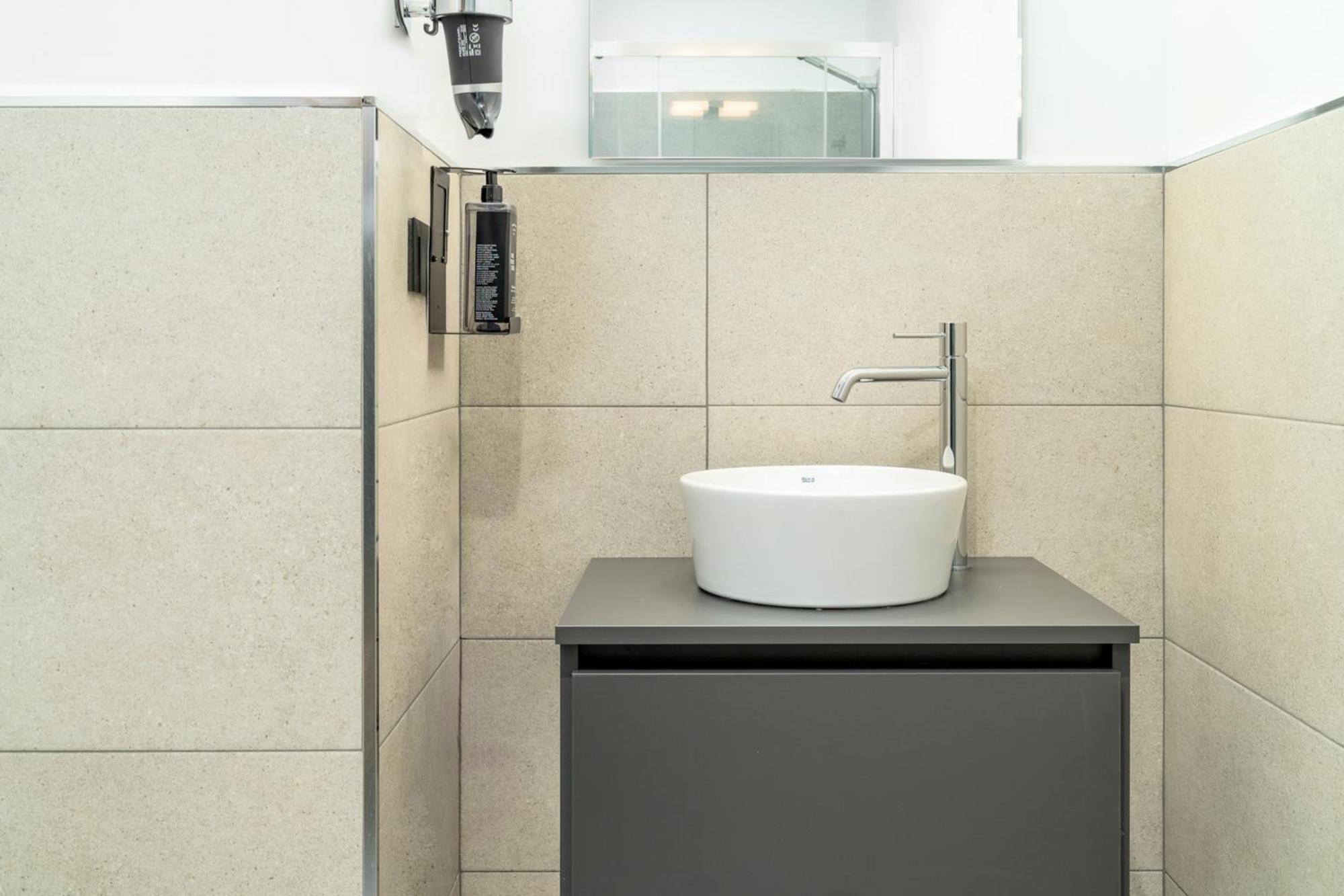 Limehome Valencia Carrer D'Antonio Ferrandis Room photo